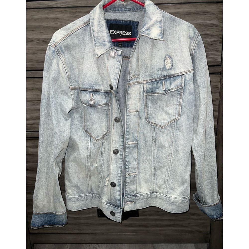 Light wash denim